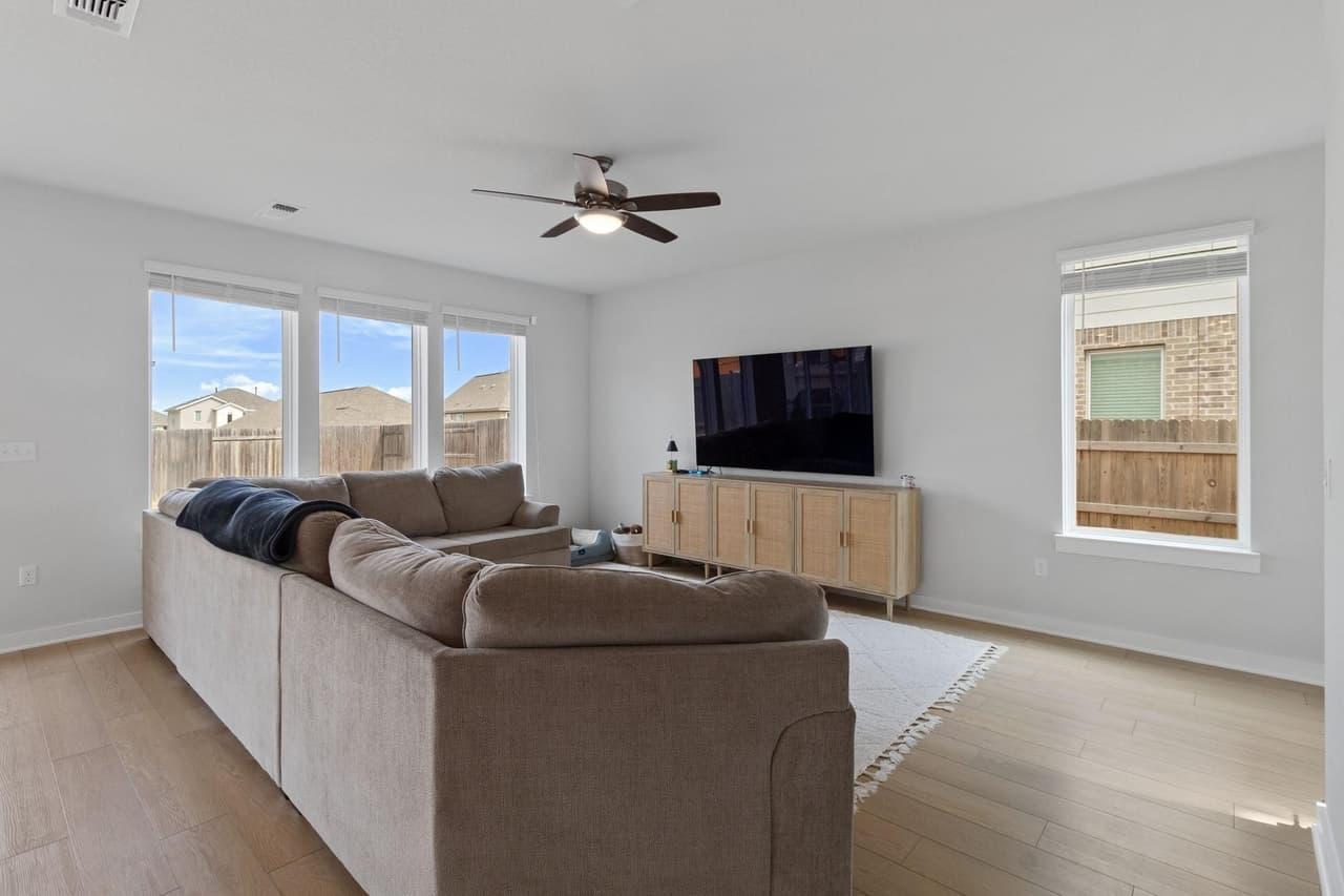 6406  Mallord Brook Bnd photo 4