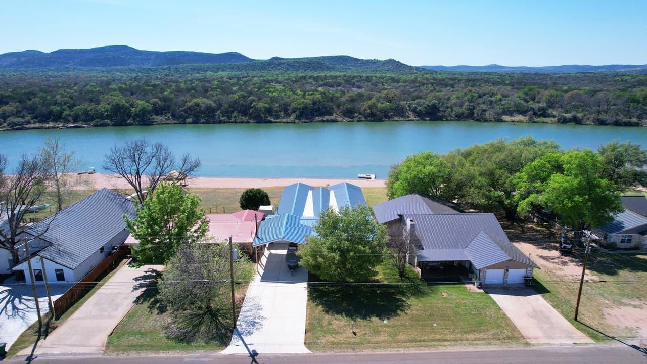 4690  River Oaks Dr