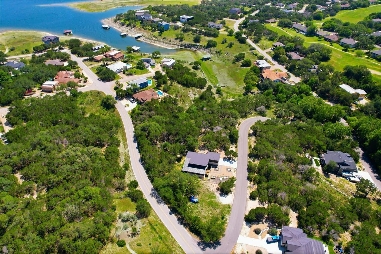 3008  Constitution Dr photo 4