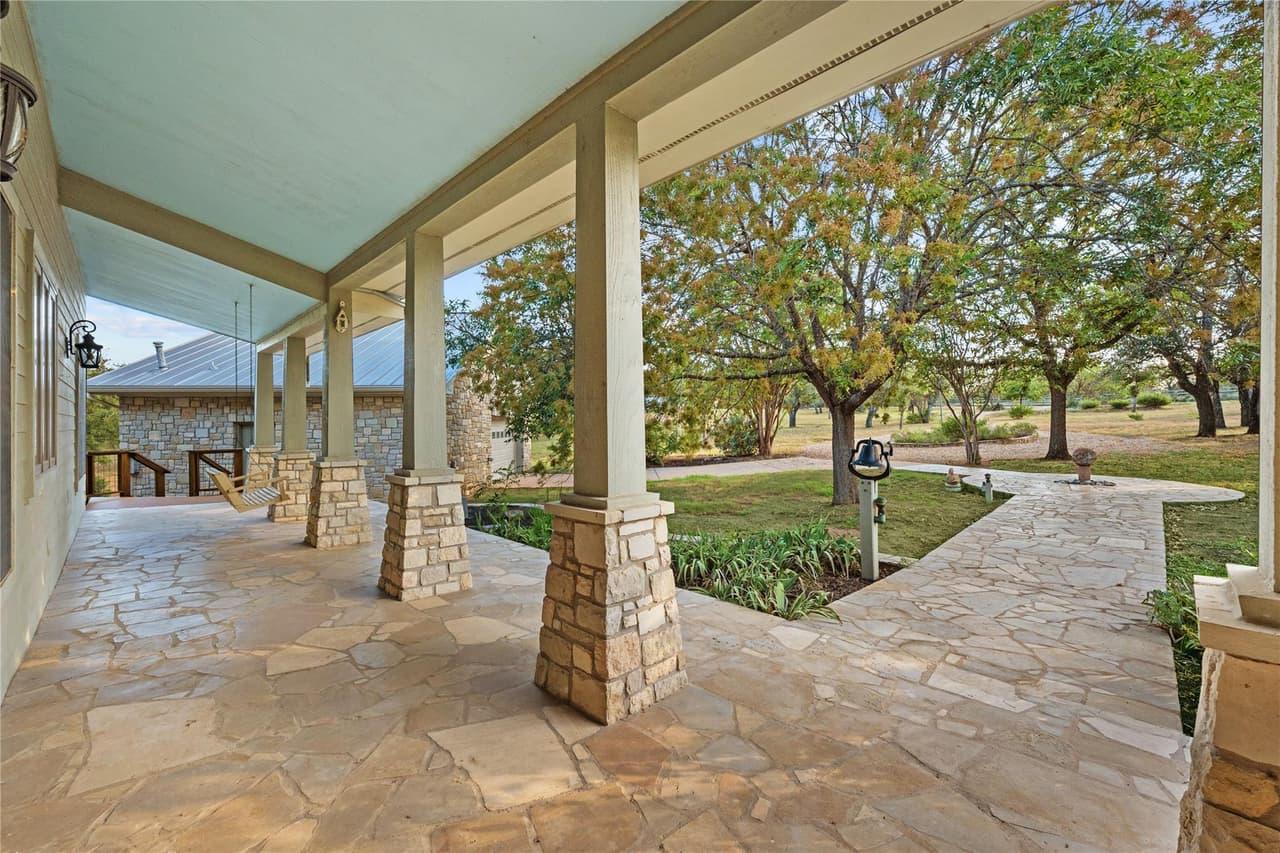 1118  Rustic Ln photo 4