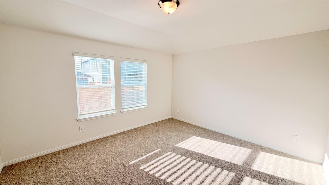 116  Wilcott Dr photo 3
