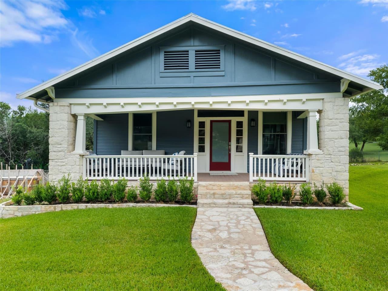 2703  De Soto Dr