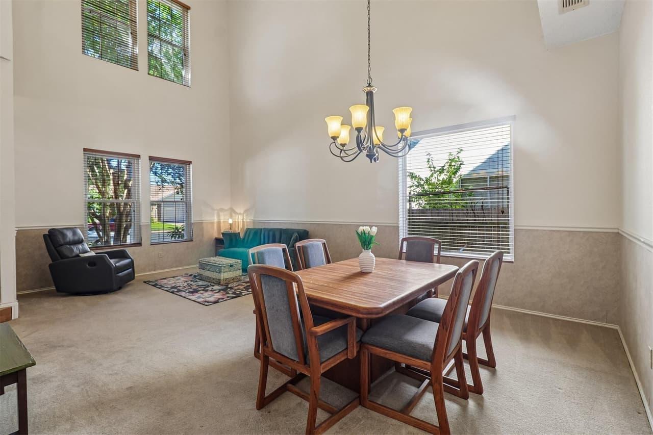 12513  Hunters Chase Dr photo 5