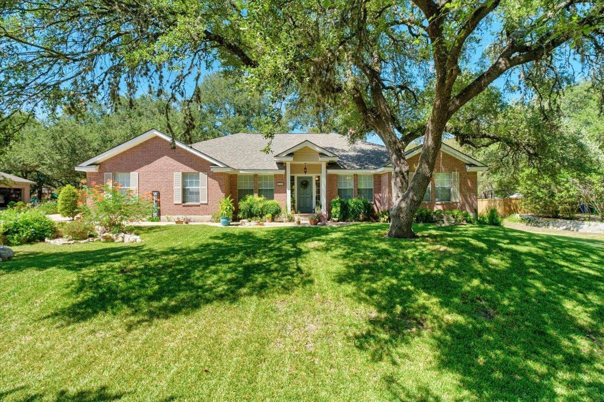 202  Treetop Way