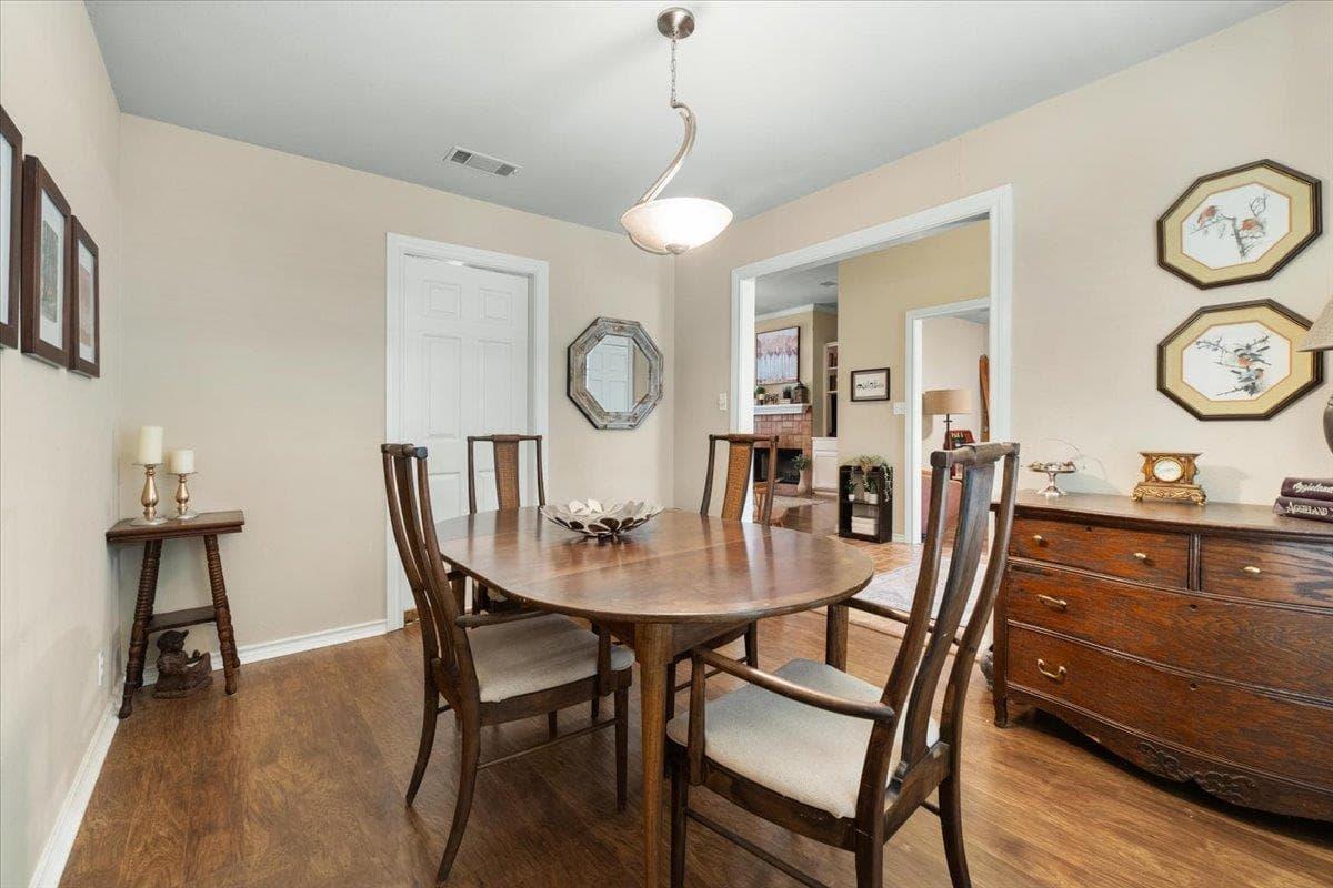 202  Treetop Way photo 6