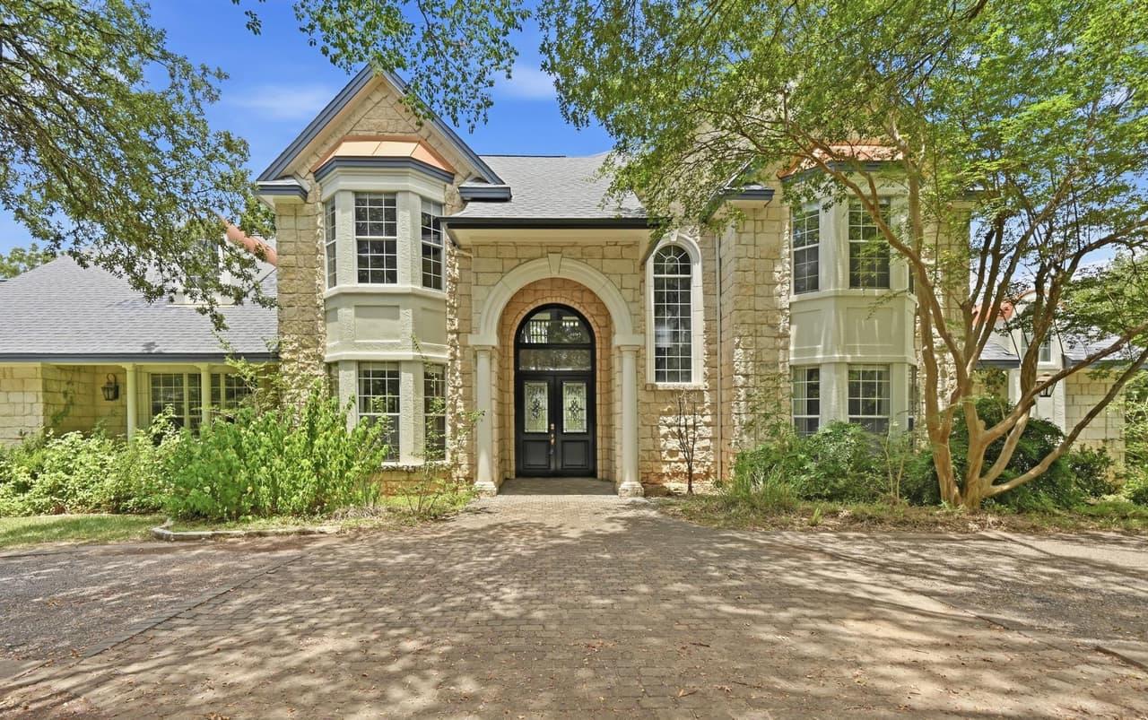 850  Jerrys Ln
