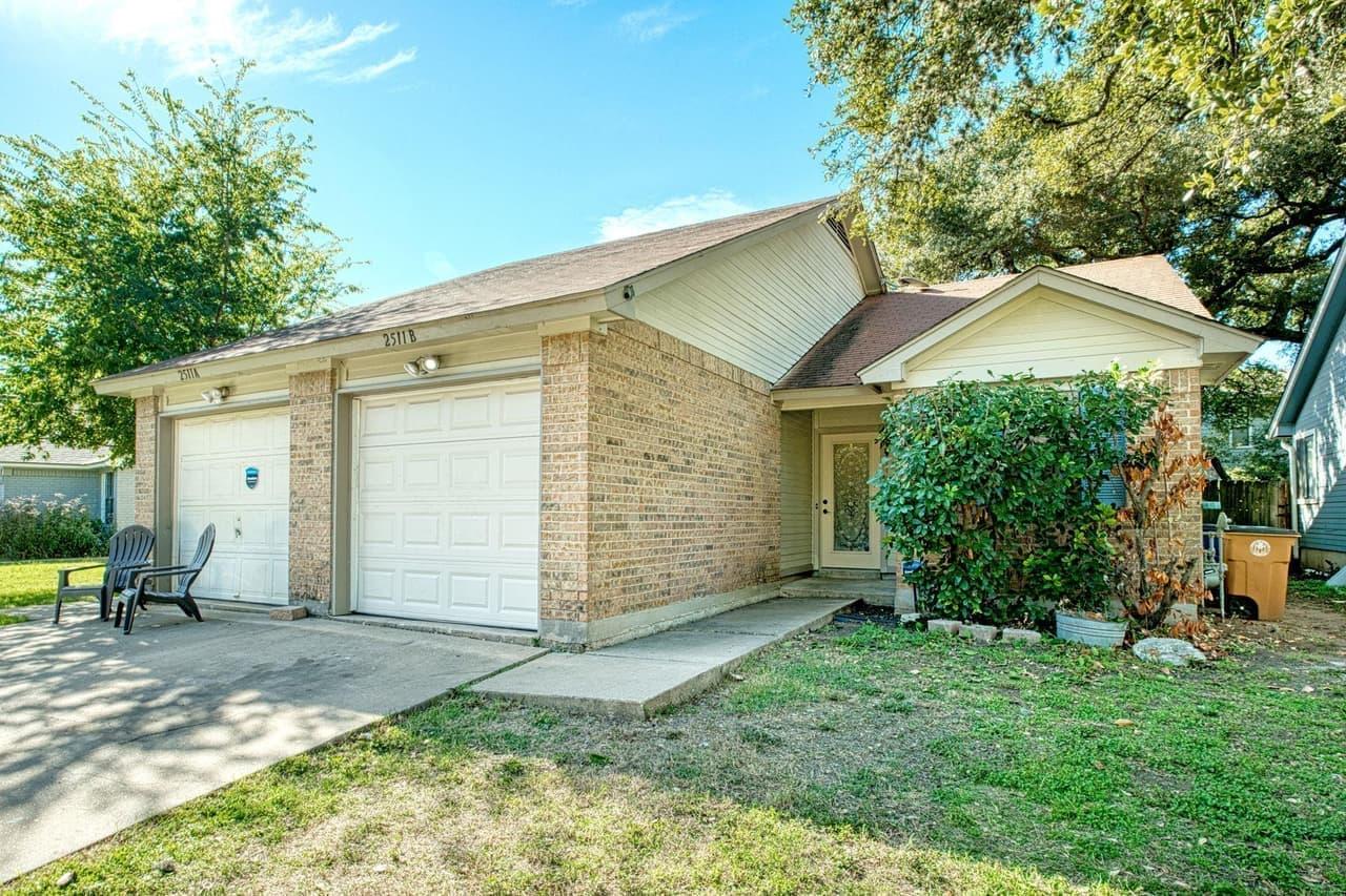 2511  Howellwood Way photo 2