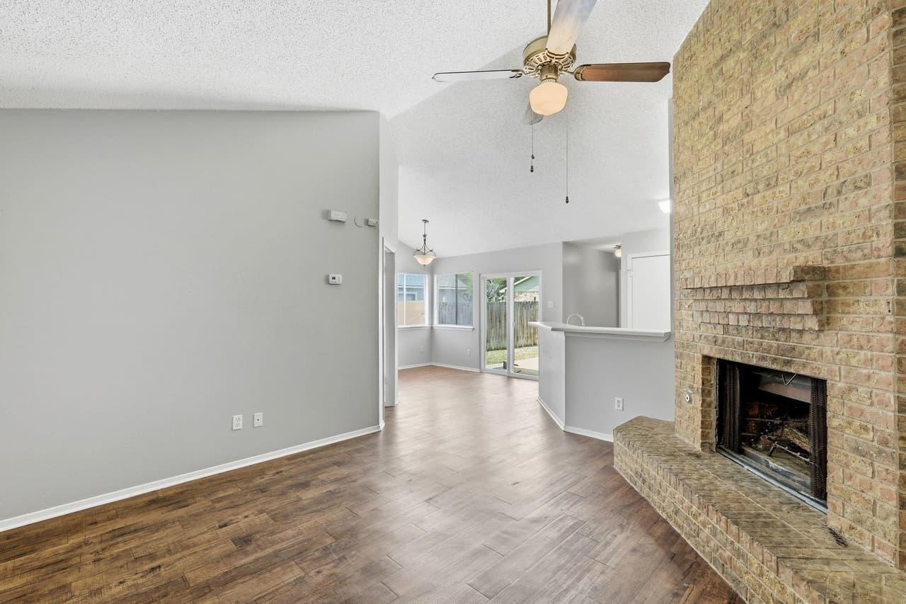 2511  Howellwood Way photo 5