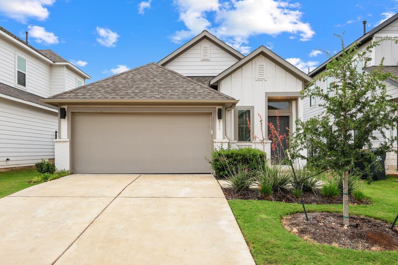 305  Banyon Dr