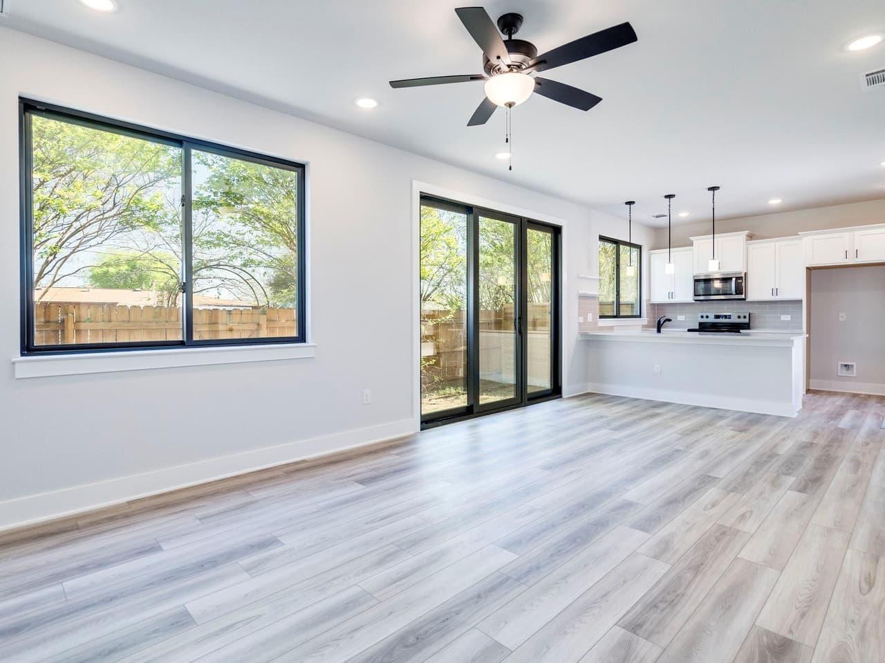 206  E Wonsley Dr  #2 photo 4