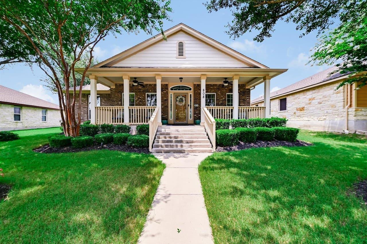 808  Walnut Canyon Blvd