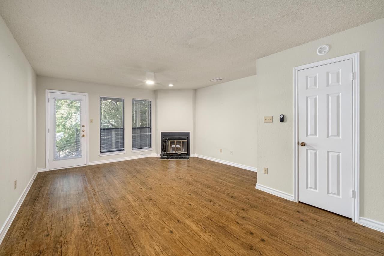 1404  Norwalk Ln  #206