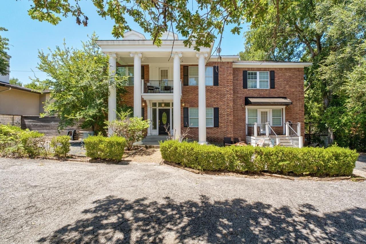 2413  Enfield Rd