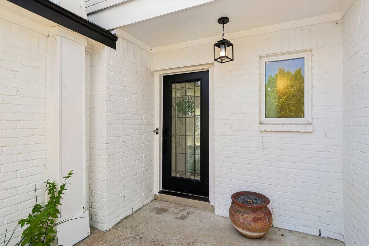 1101  Silverton Ct photo 4