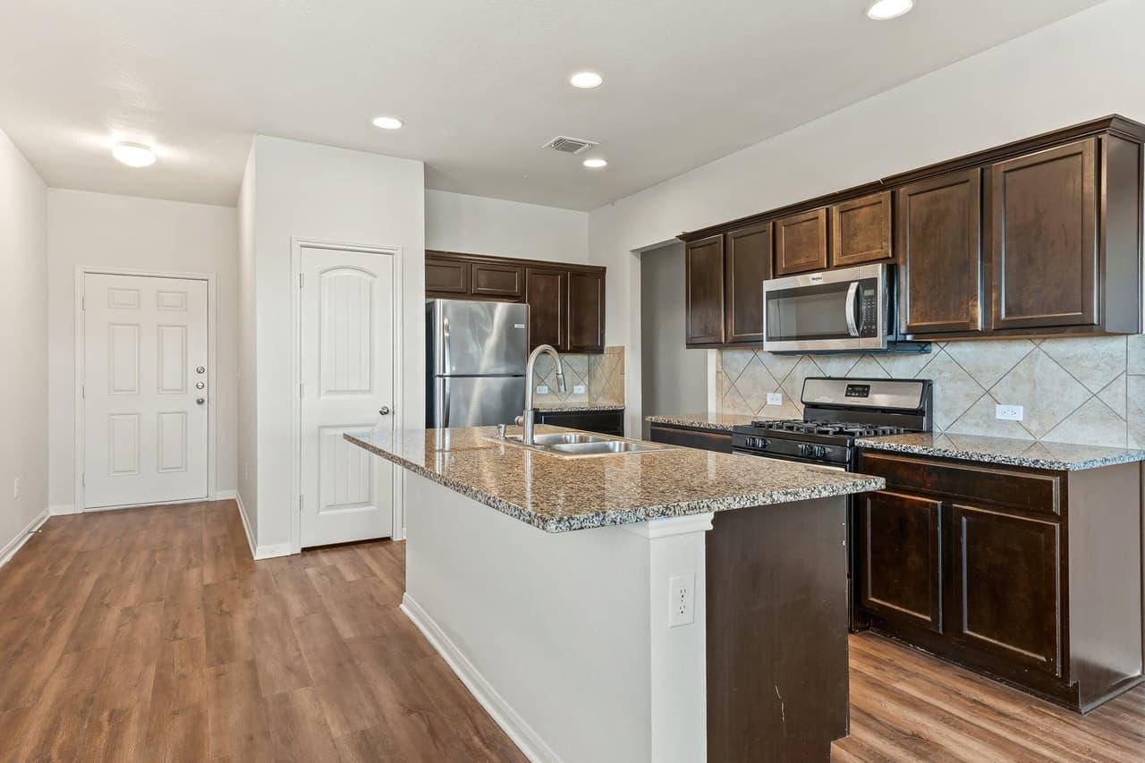 15013  Jolynn St photo 4
