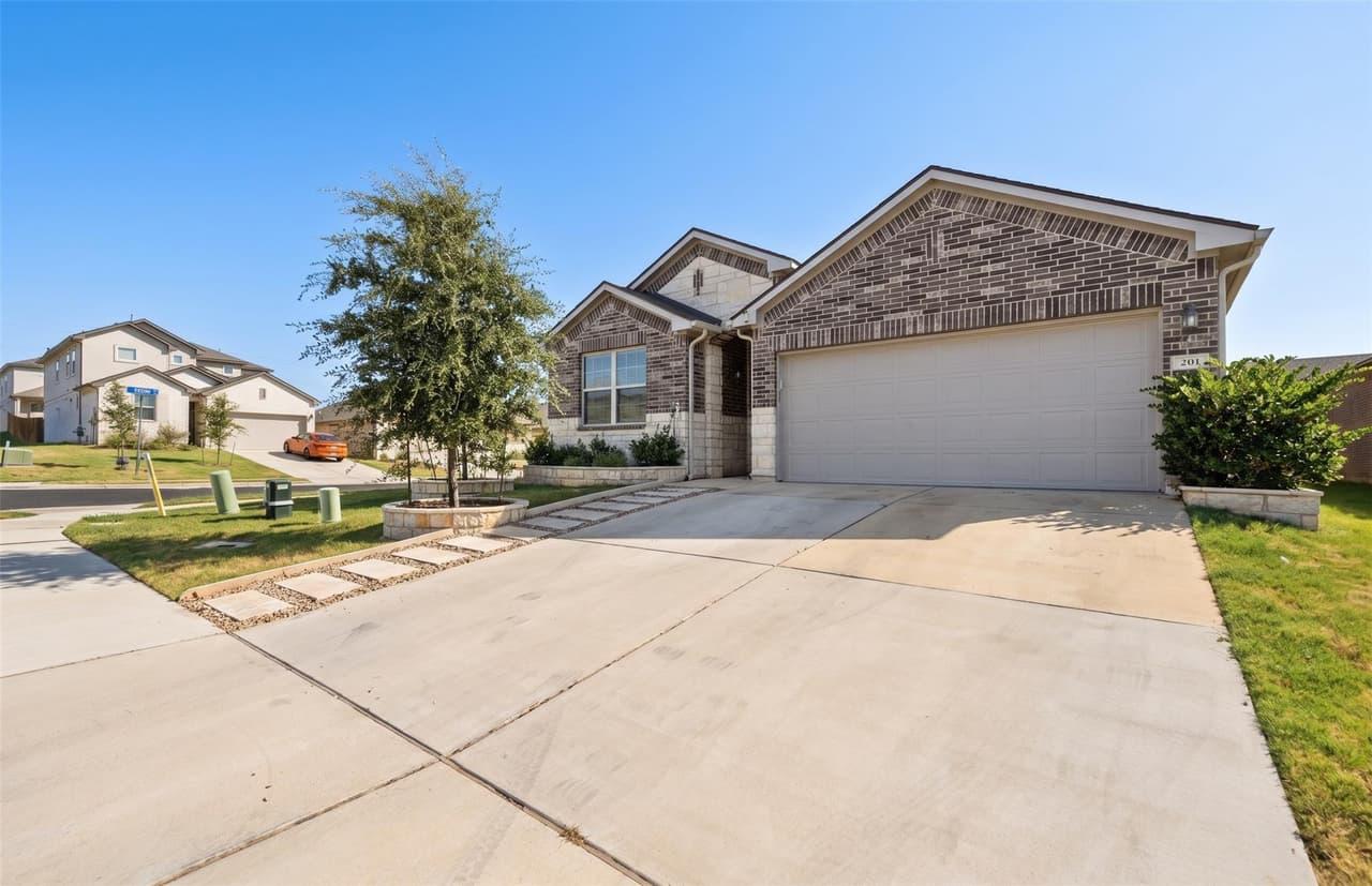 201  Connor Ln