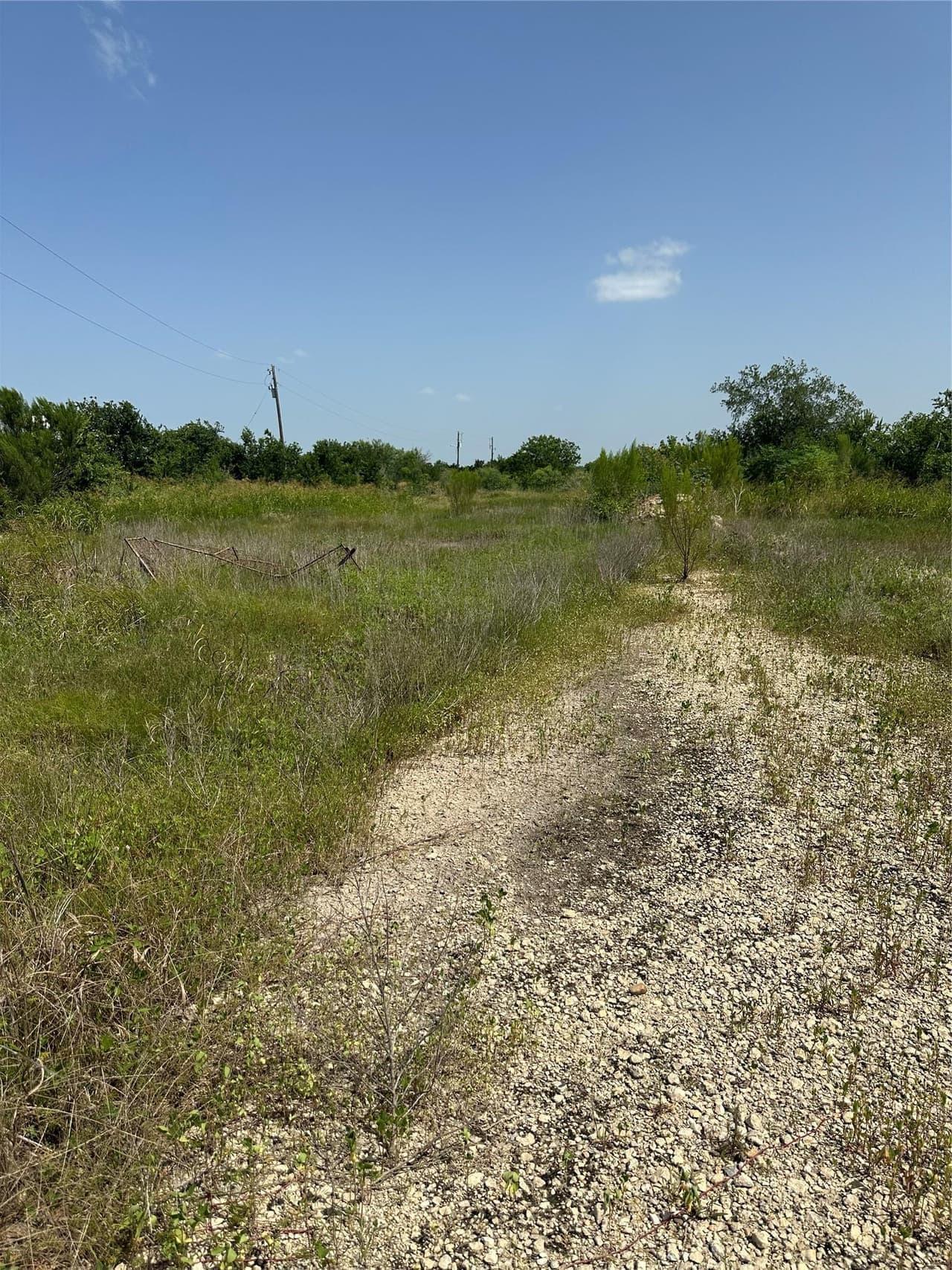 6709  Fm 1327 None photo 5