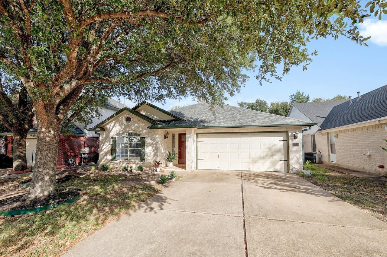 15629  Ecorio Dr photo 2