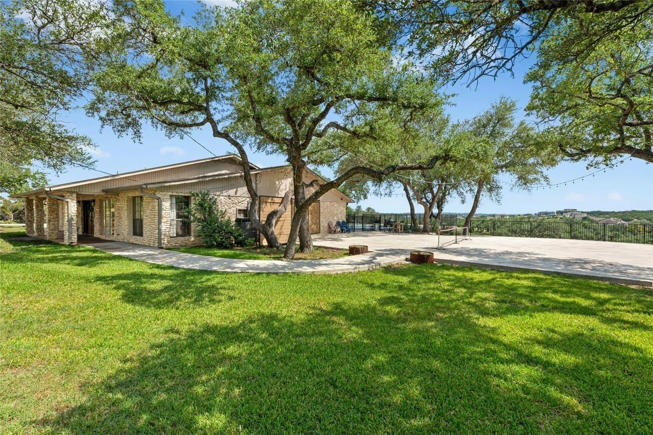 110  Longhorn Ln