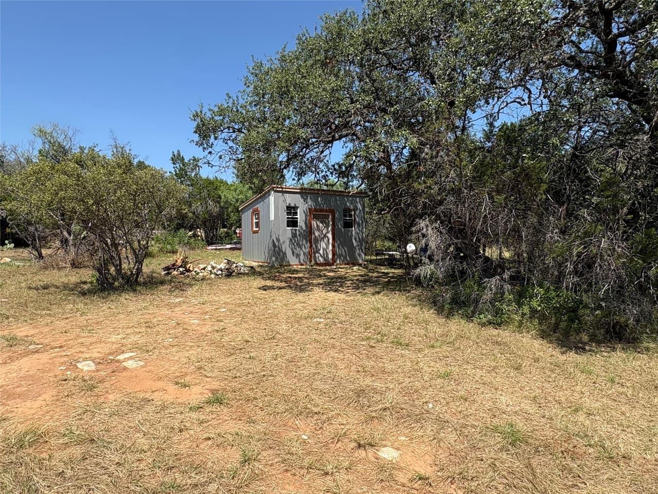 21708  Cardinal Ave photo 4