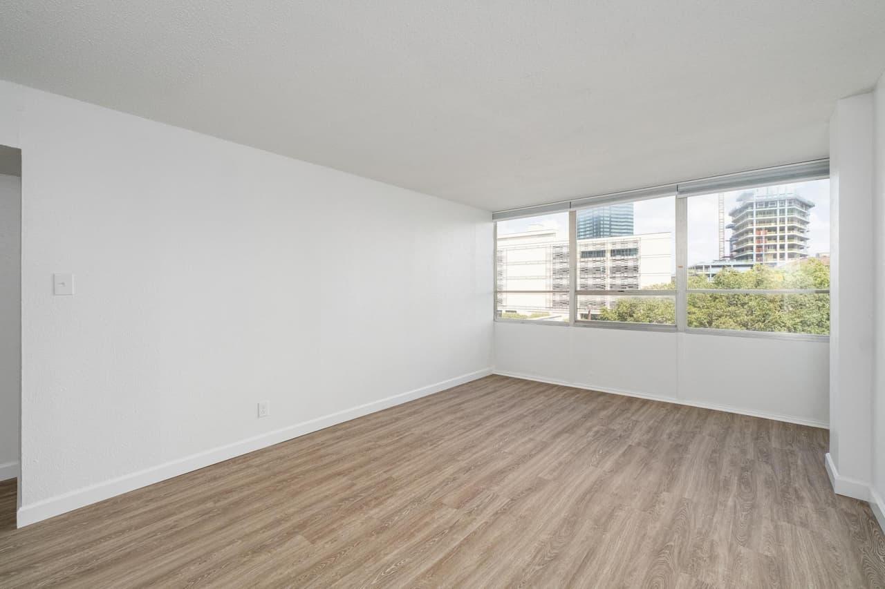 1800  LAVACA St  #509 photo 2