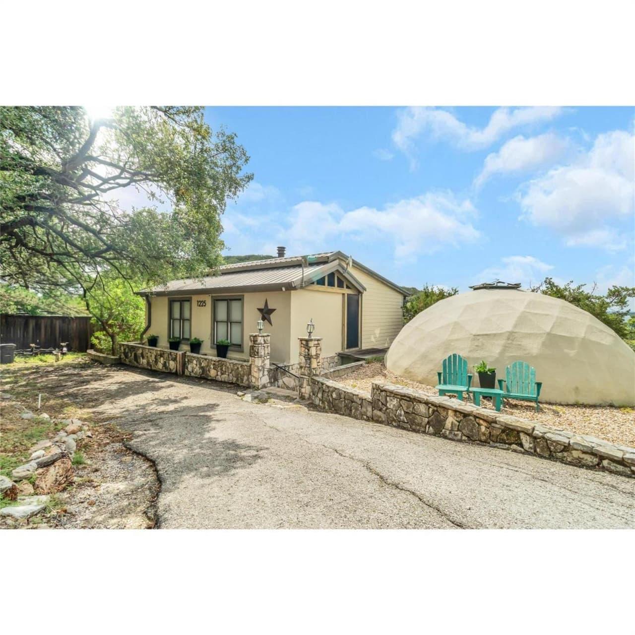 1225  Waterway Ln photo 3