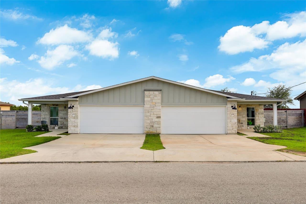 20109  Travis Dr