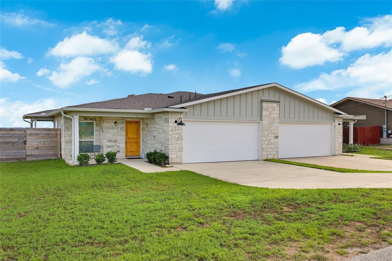 20109  Travis Dr photo 2