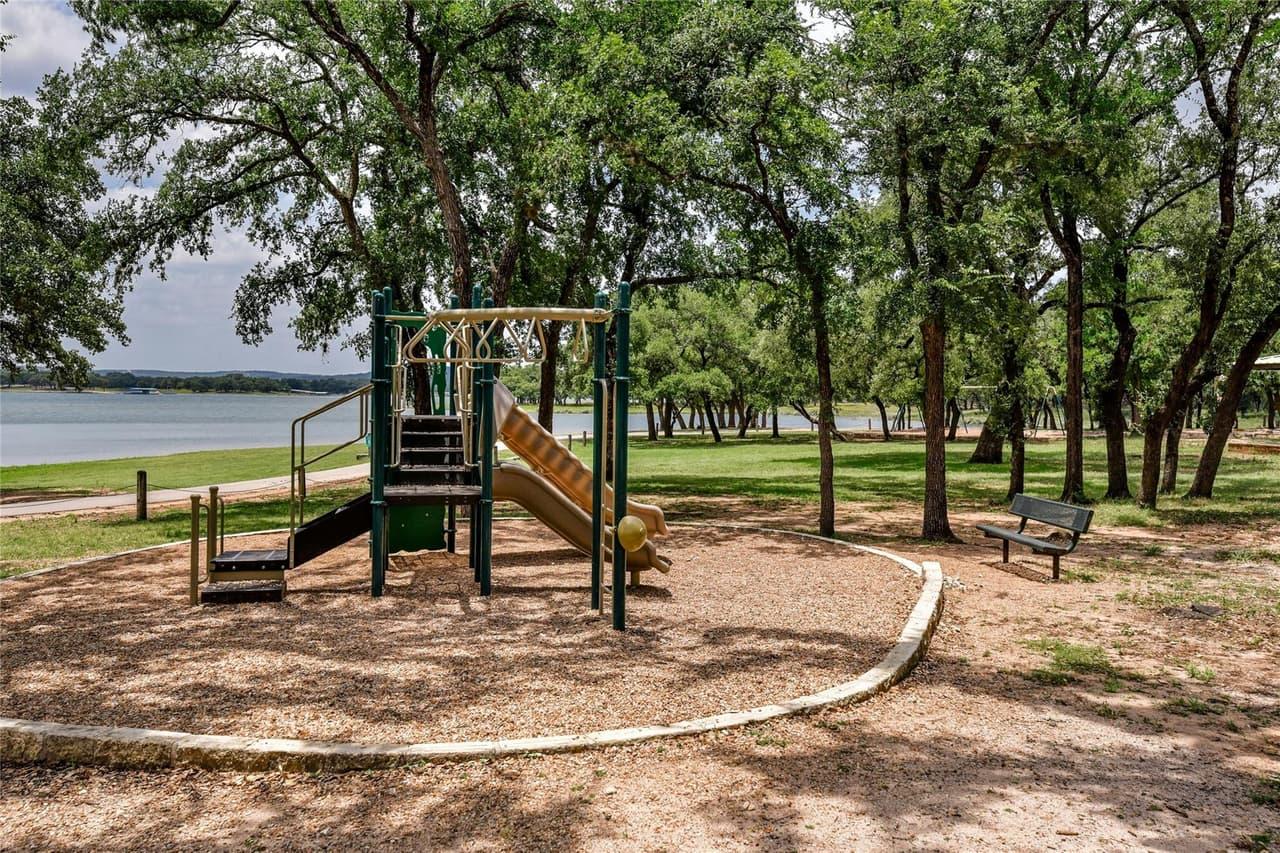 21707  Oxford Dr photo 5