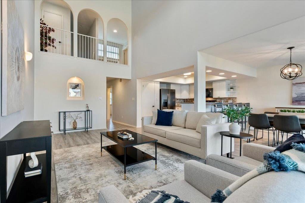 18231  Lakepoint Cv photo 3