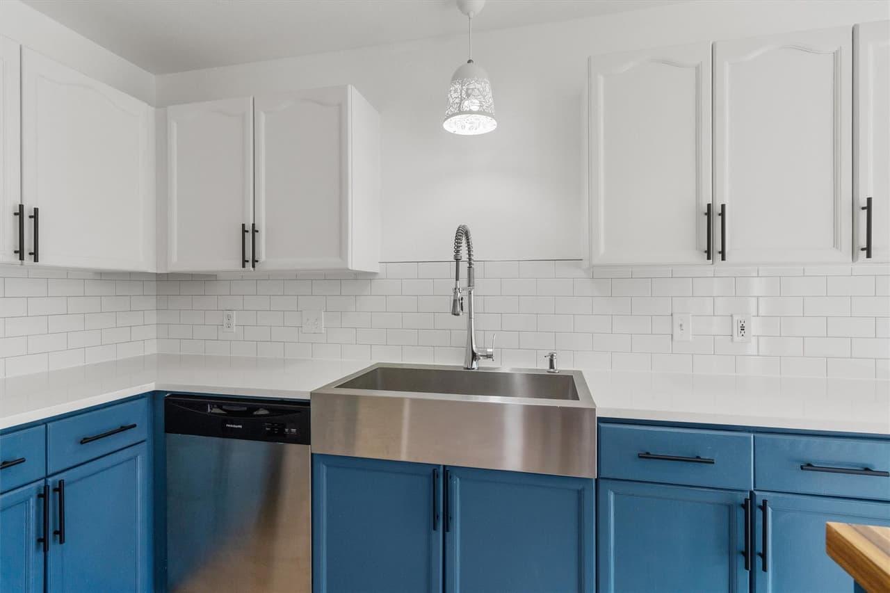 3744  Top Rock Ln photo 3
