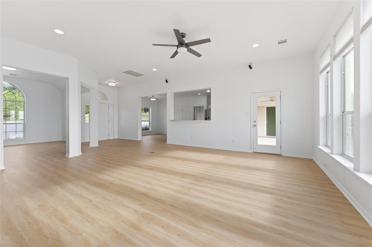 18129  Compass Cir photo 6