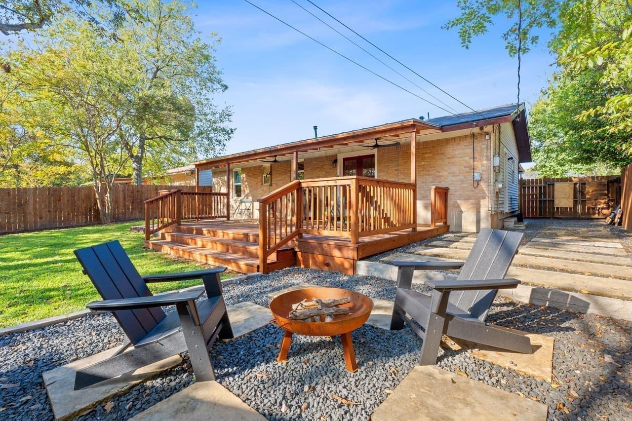 8801  Redfield Ln