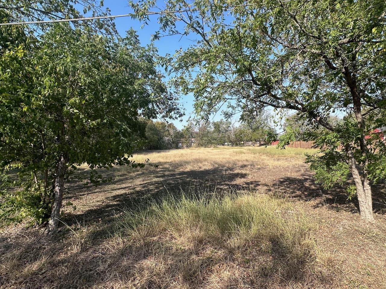 2204  Water St photo 2