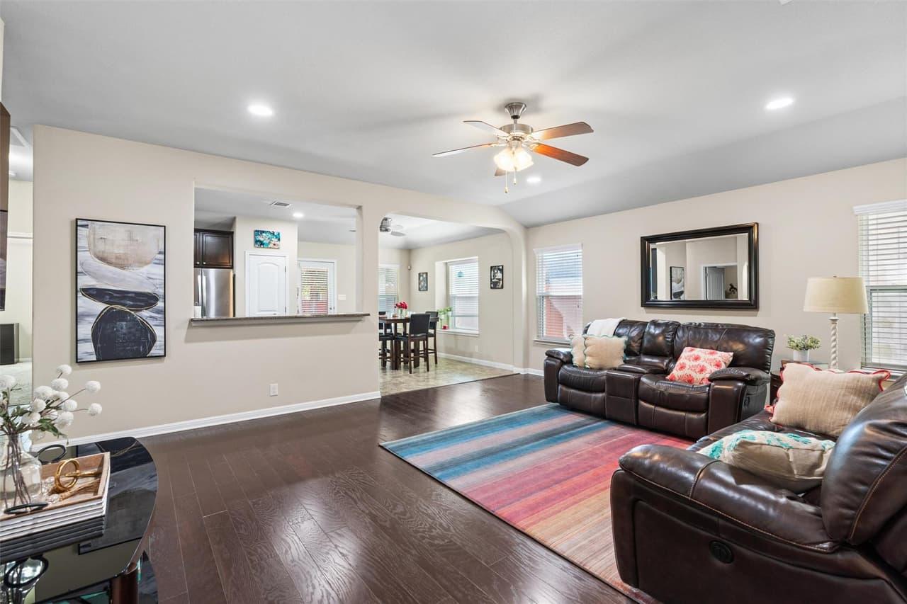 11605  Faubian Ln photo 3