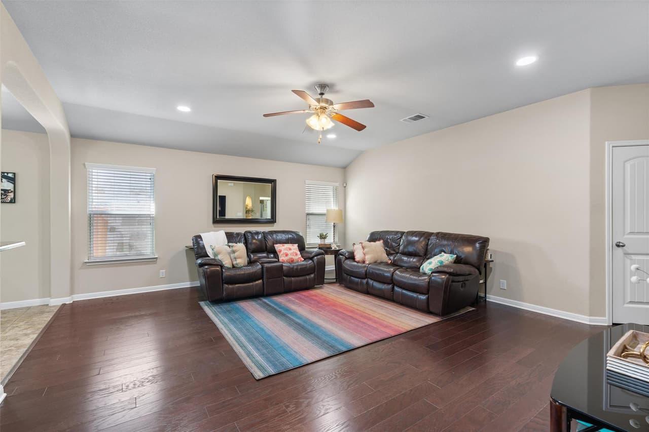11605  Faubian Ln photo 4