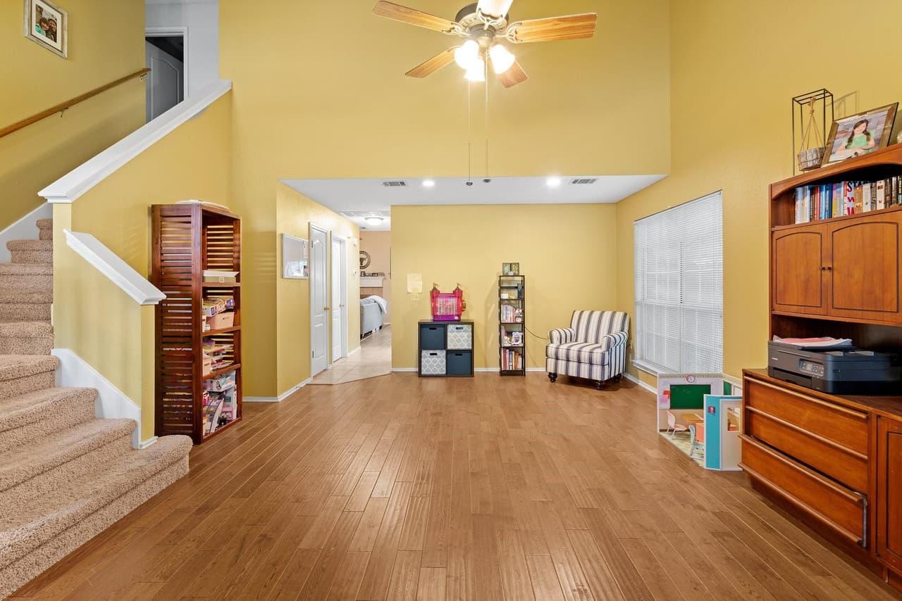 12900  Medina River Way photo 4
