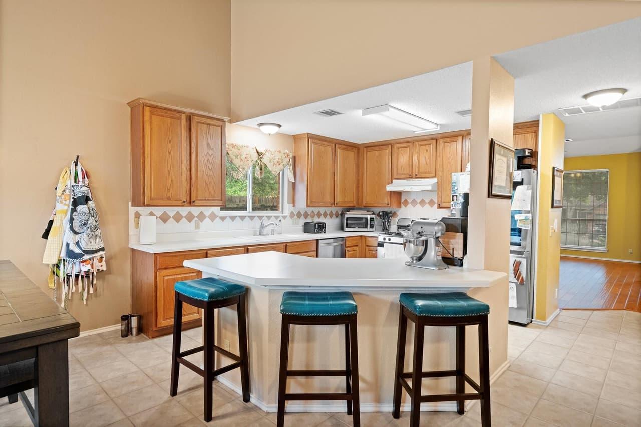 12900  Medina River Way photo 6