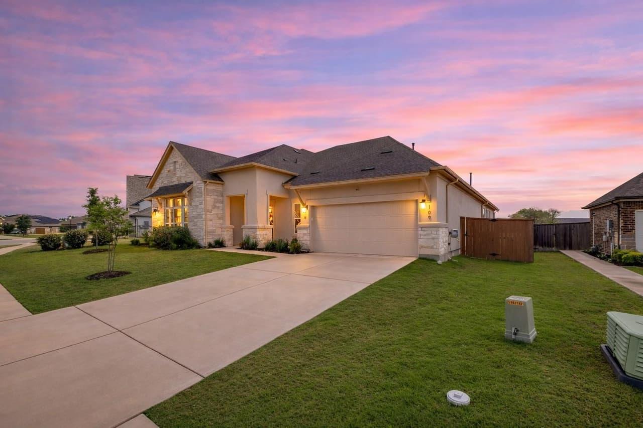 109  Isaac White Dr photo 2