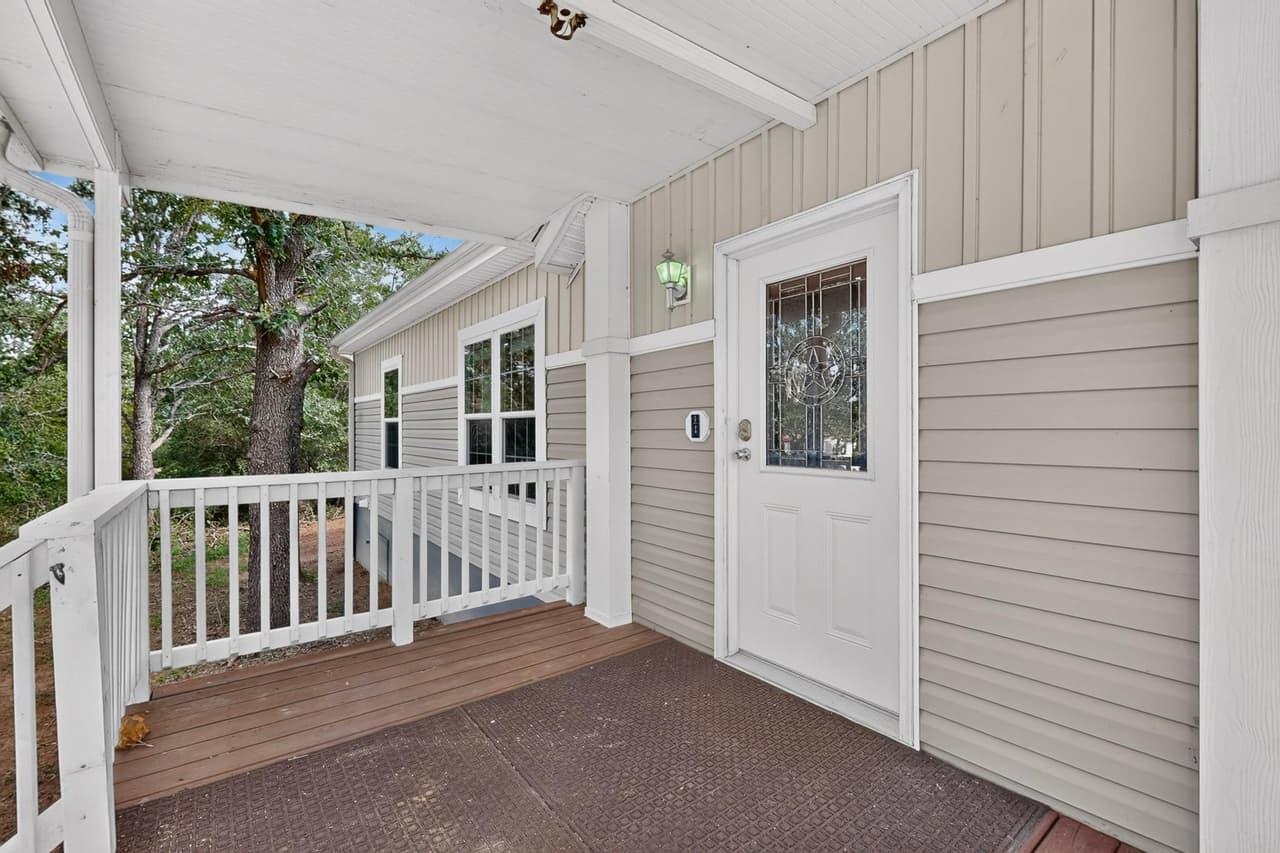 300  Flaming Oak Dr photo 3