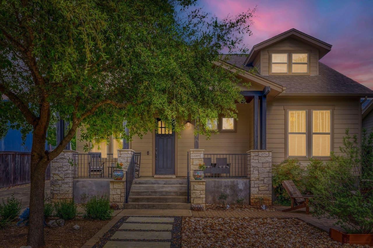 2913  Chisholm Trl
