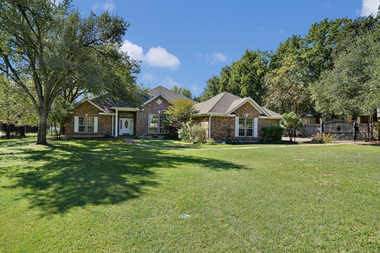 2114  Live Oak Cir