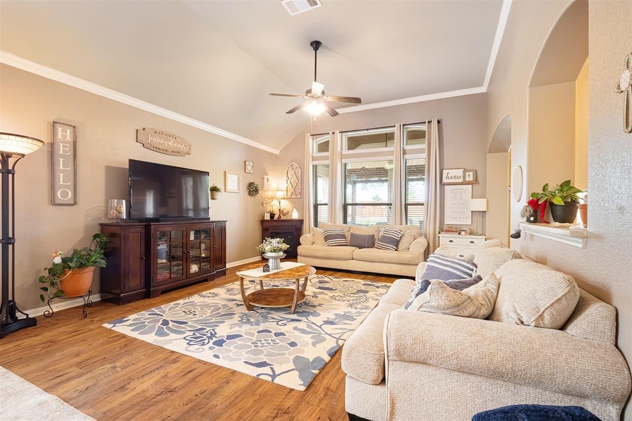 102  McCoy Cir photo 5