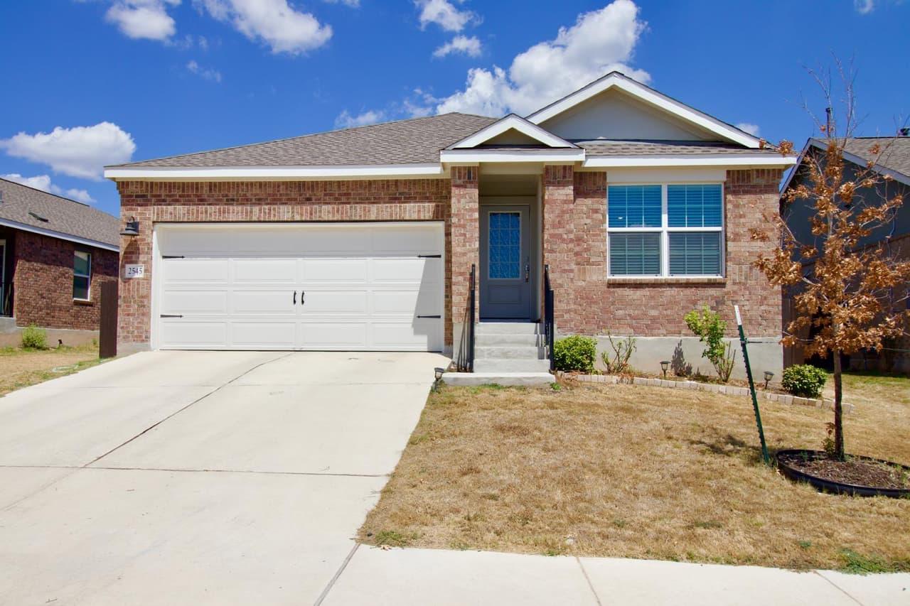 2545  Four Waters Loop