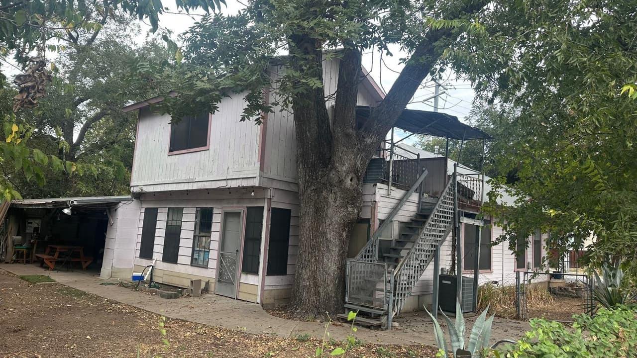 40  Waller St