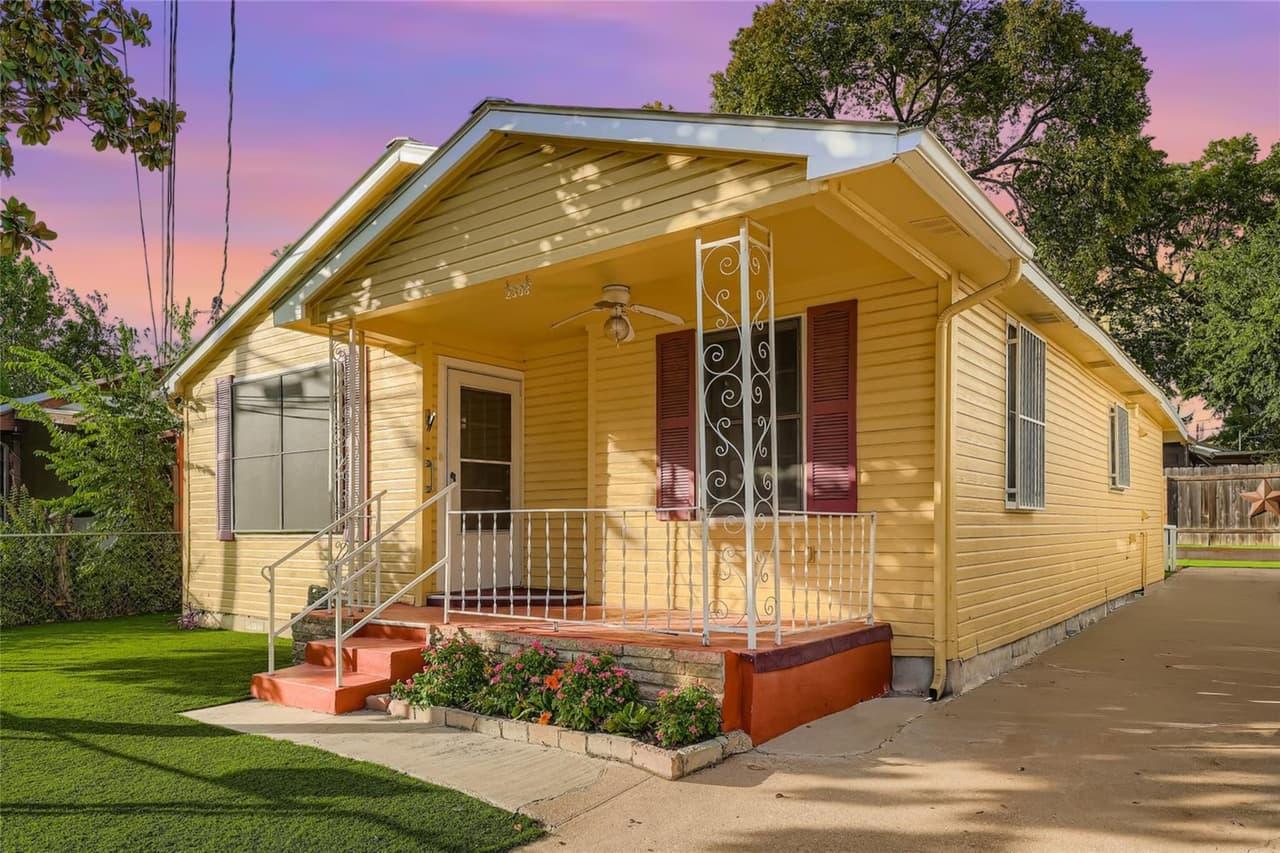 2308  Santa Rita St