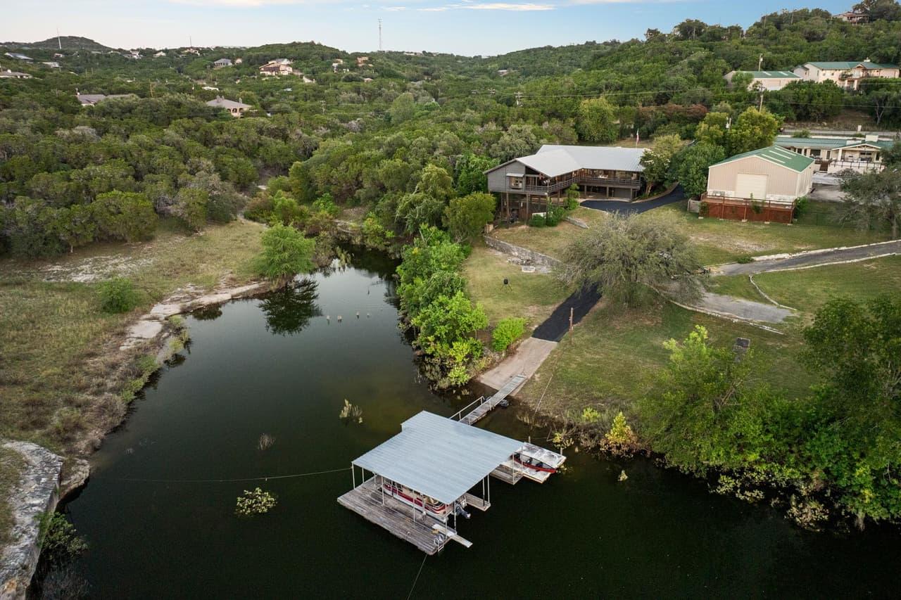 21106  Lakeshore Dr photo 2