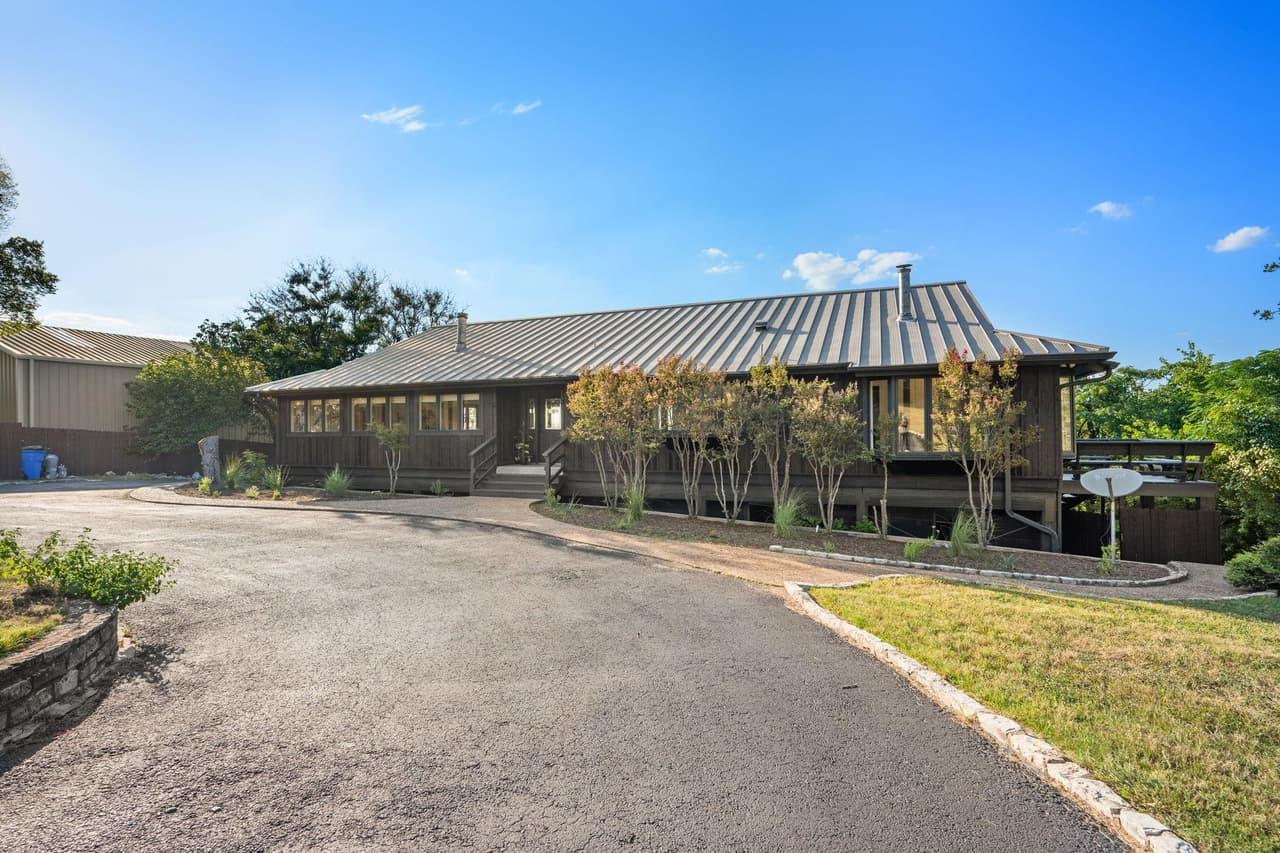 21106  Lakeshore Dr photo 5