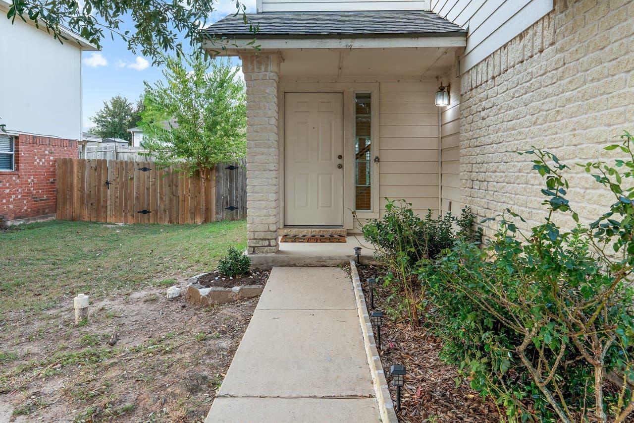 1517  Fern Ridge Ln photo 3