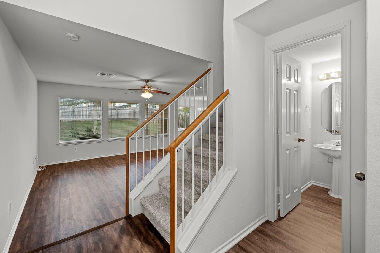 1517  Fern Ridge Ln photo 5